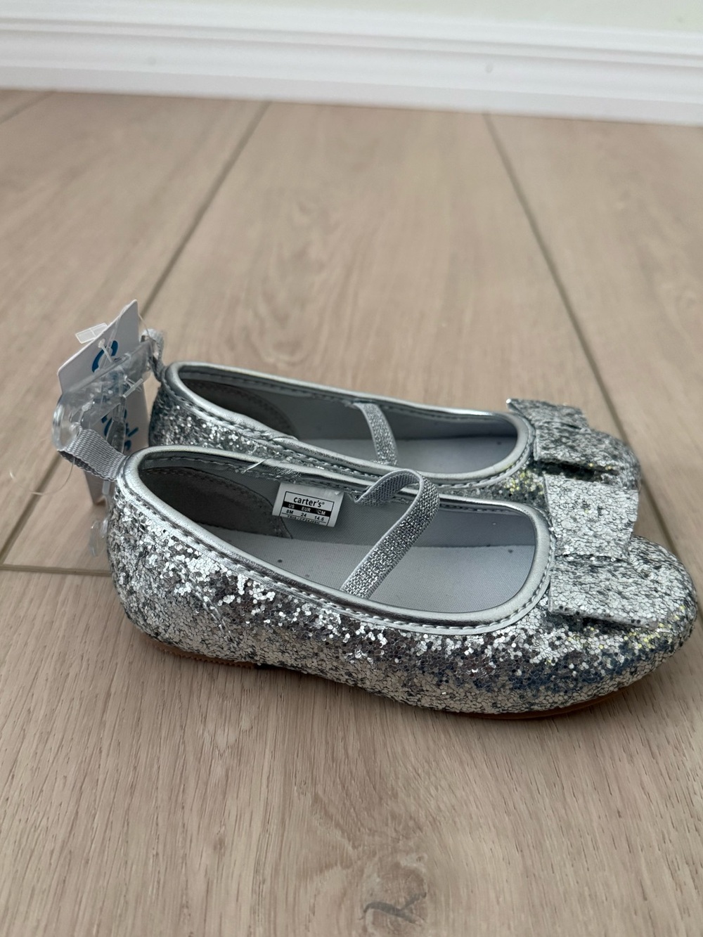 NWT Carter’s Girl Glitter Silver Shoe Size 8